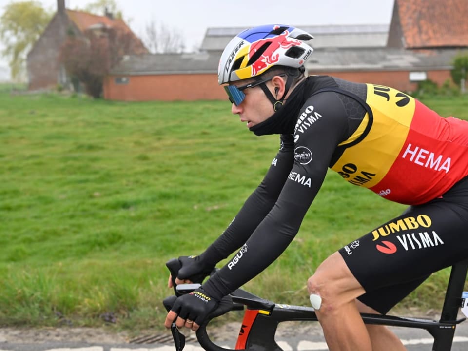Noch nicht ganz fit Wout van Aert auf dem Velo