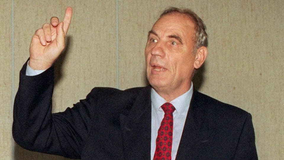 Der selbsternannte «Krebsheiler» Ryke Geerd Hamer im September 1997 im Kölner Amtsgericht.
