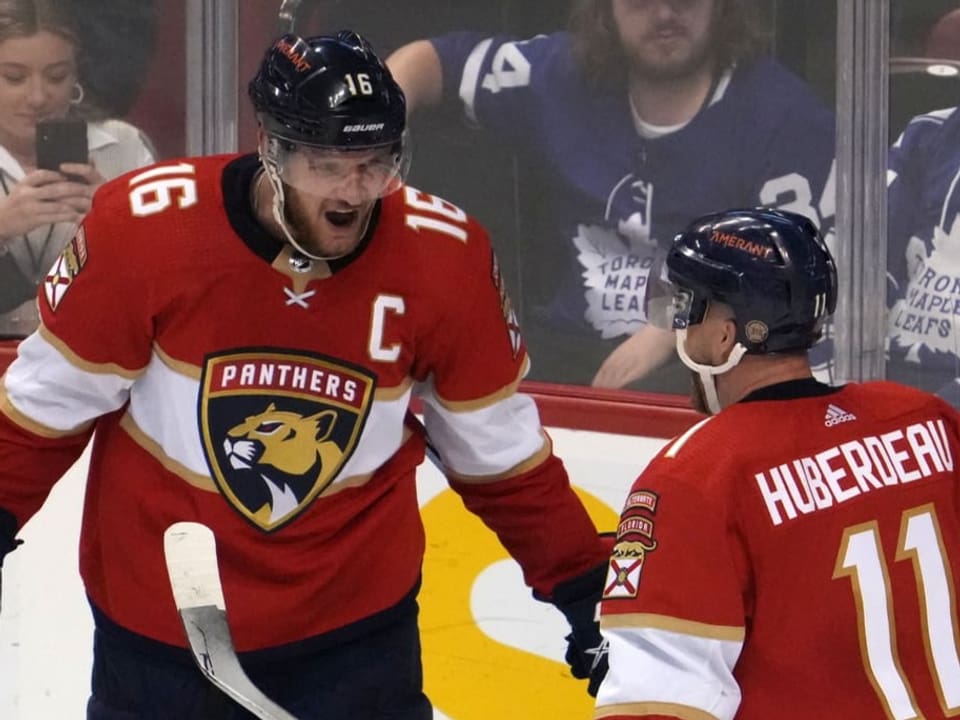 Floridas Aleksander Barkov und Jonathan Huberdeau.