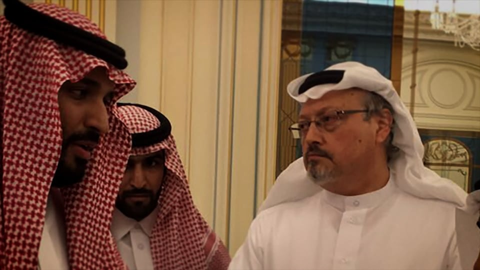zwei Männer in saudi-arabischer Kleidung