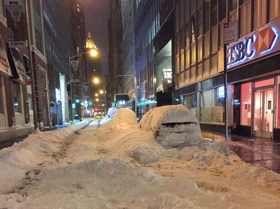 Schneebedeckte Strassen in New York.