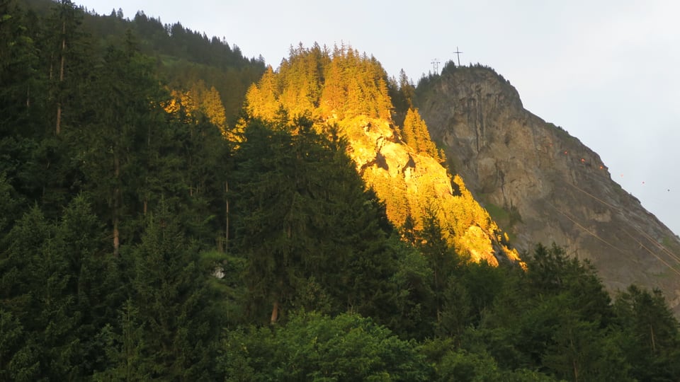 Berggipfel in der Abendsonne.