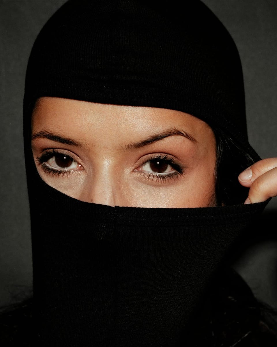 Eine Frau mit Niqab.