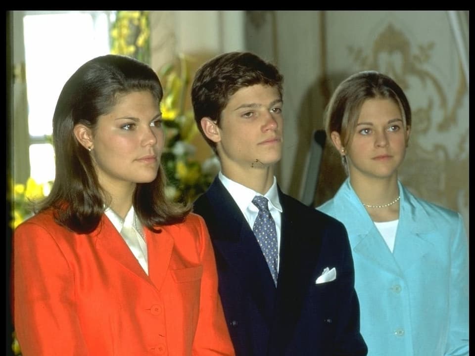 Drei Teenagers elegant konservativ gekleidet