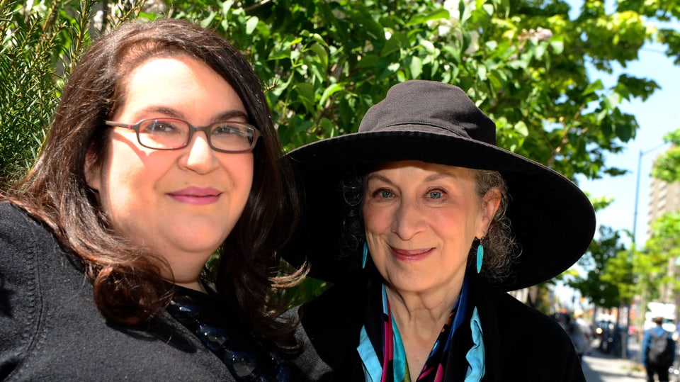 Naomi Alderman und Margaret Atwood.