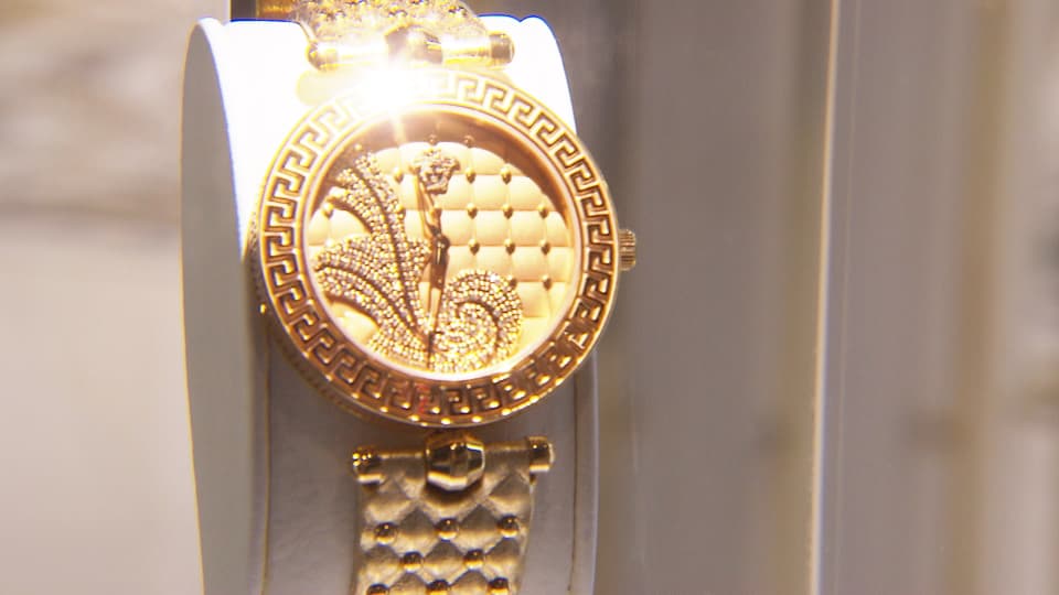Damen-Armbanduhr aus Gold.