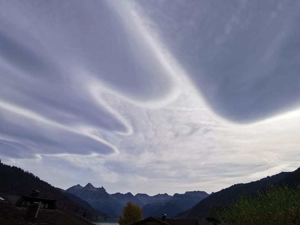 Wellenförmige Wolken