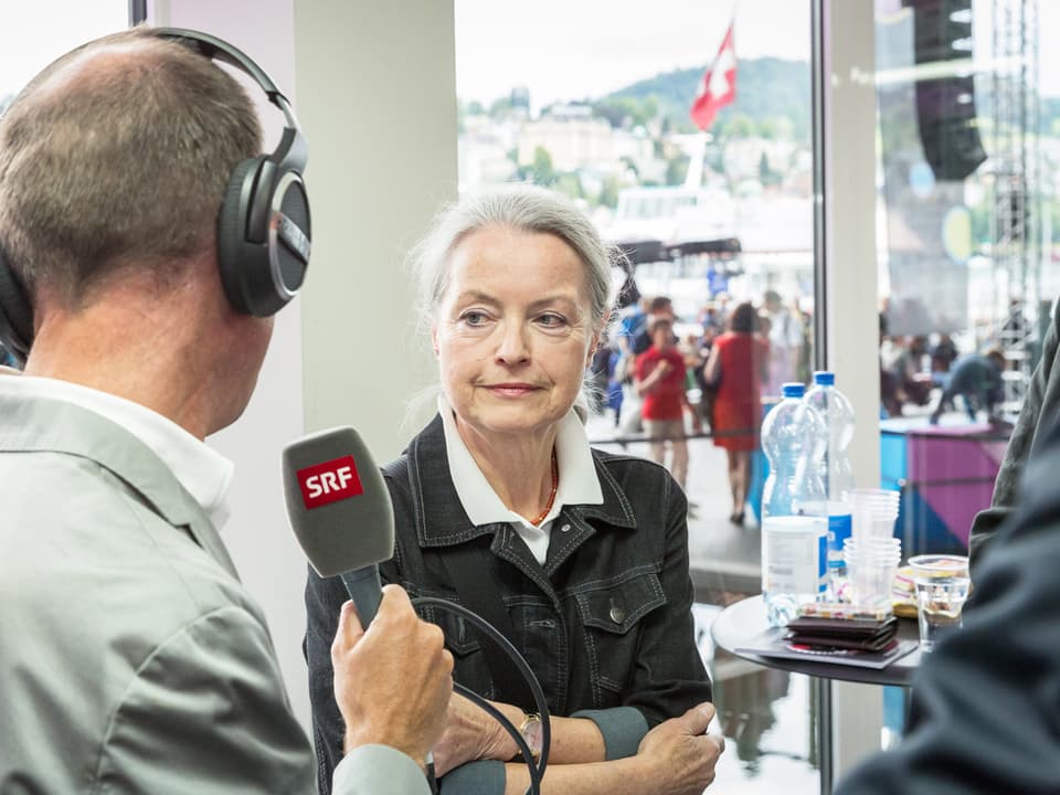 Die Journalistin Annette Freitag im SRF 2 Kultur Pavillon in Luzern.