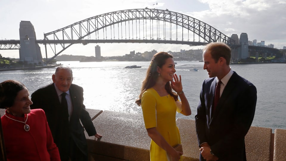 William und Kate vor der Sydney Harbour Bridge. 