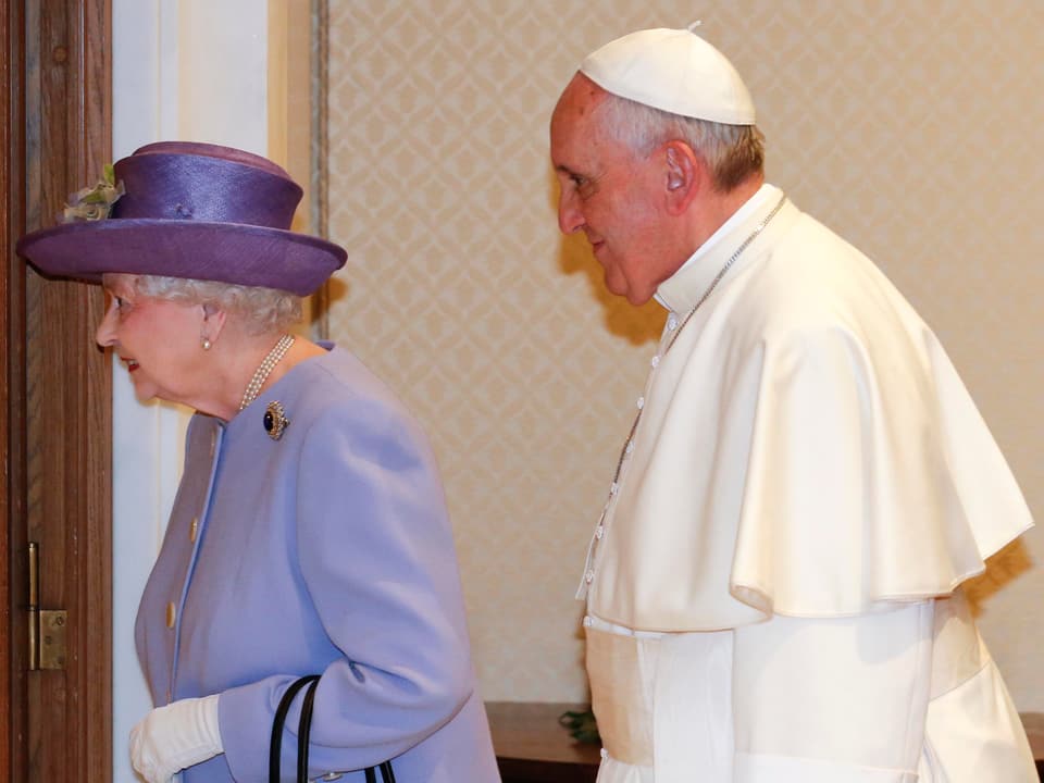 Königin Elisabeth und Papst Franziskus 