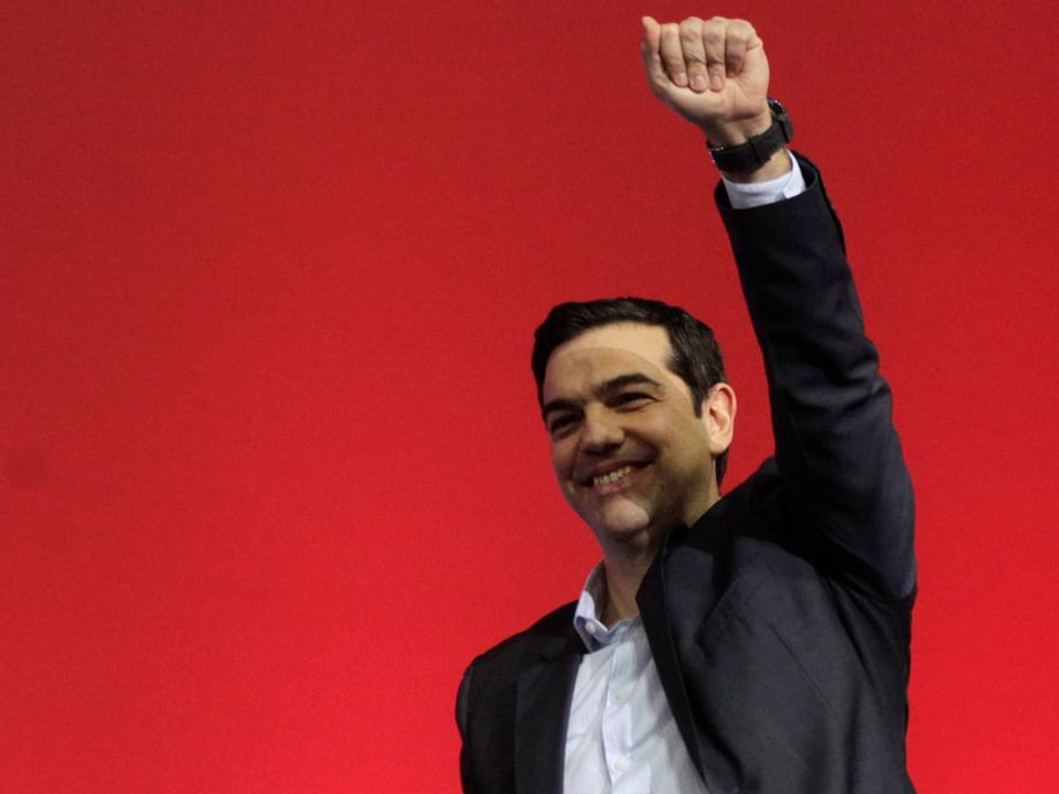Tsipras mit geballter Faust.