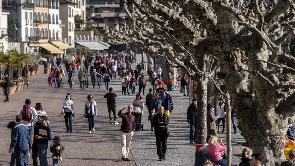 Menschen im Tessin.