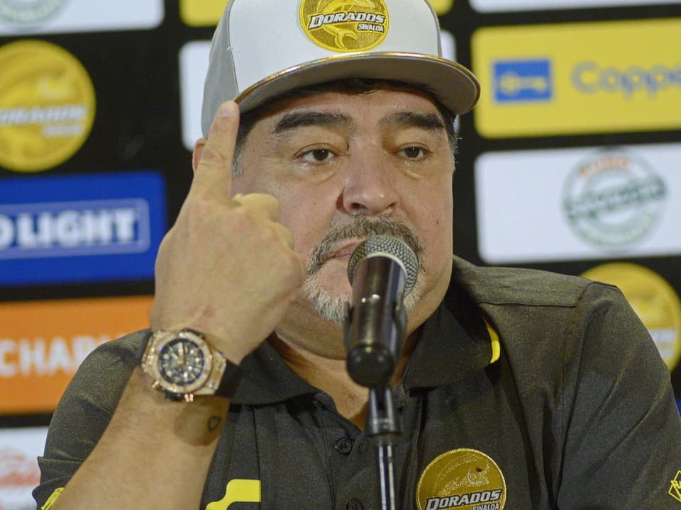 Diego Maradona bei der Vorstellung.