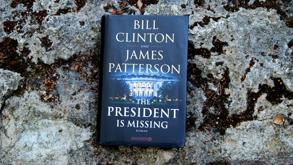 Buchcover: The President Is Missing