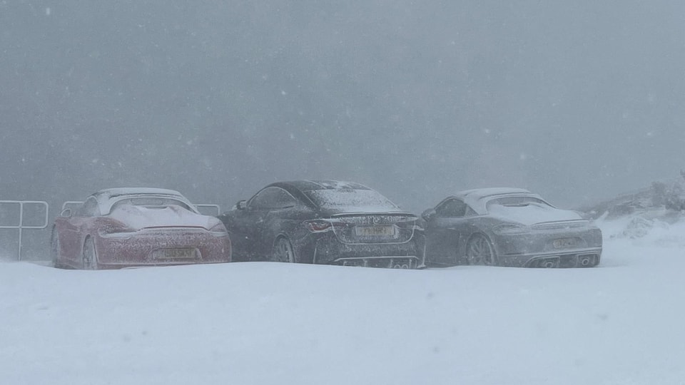 Carro esportivo Grimselpass