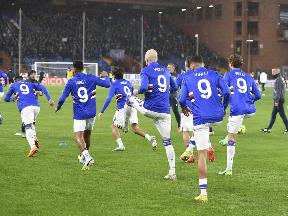 Spieler von Sampdoria mit der Neun auf dem Rücken