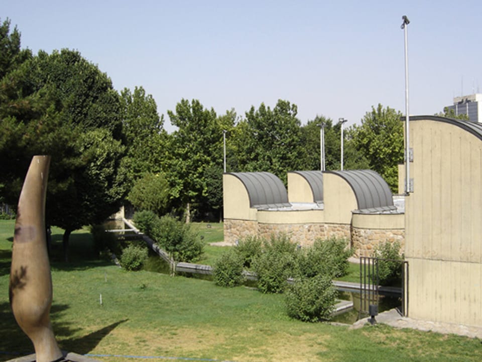 Fassade des Museum für Zeigenössische Kunst in Teheran
