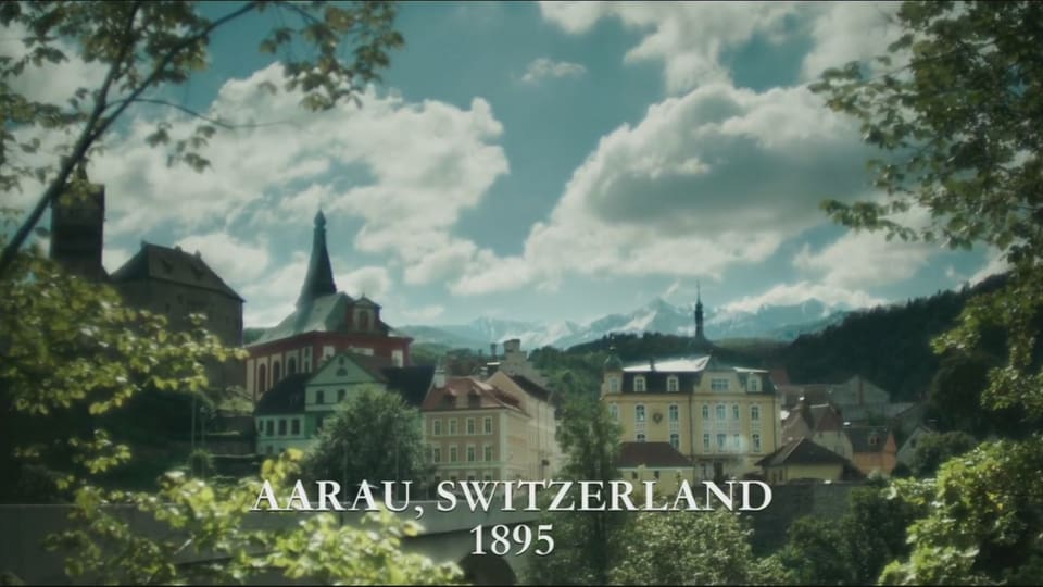 Die Stadt Aarau digital eingebettet in die kitschige Bergwelt.