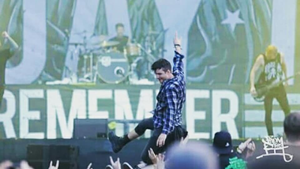 Greenfield 15 - A Day To Remember Crowdsurfing