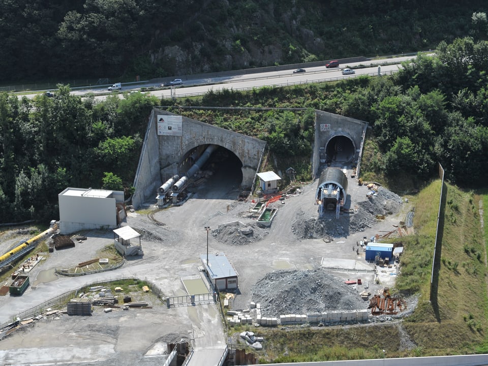 Der Ceneri-Basistunnel: Luftaufnahme über Camorino