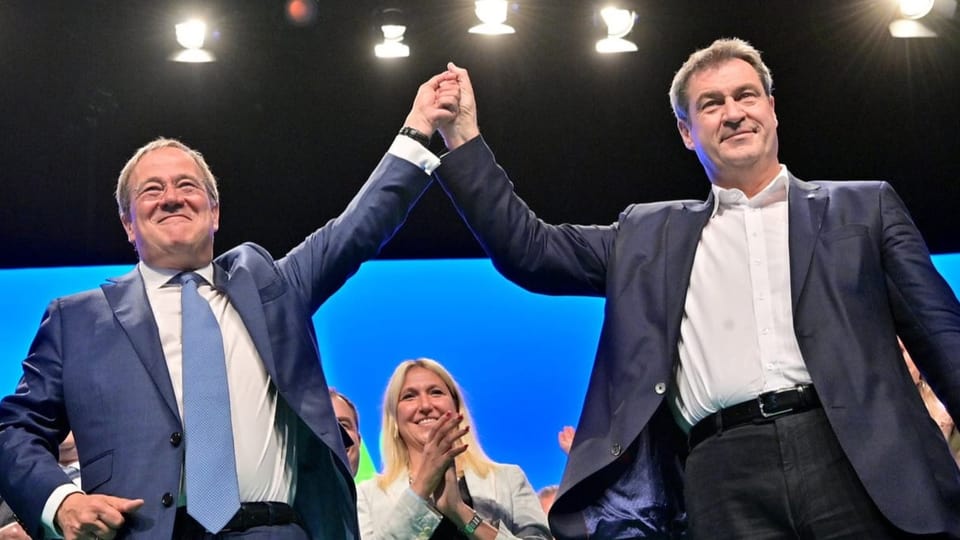 Söder und Laschet am CSU-Parteitag