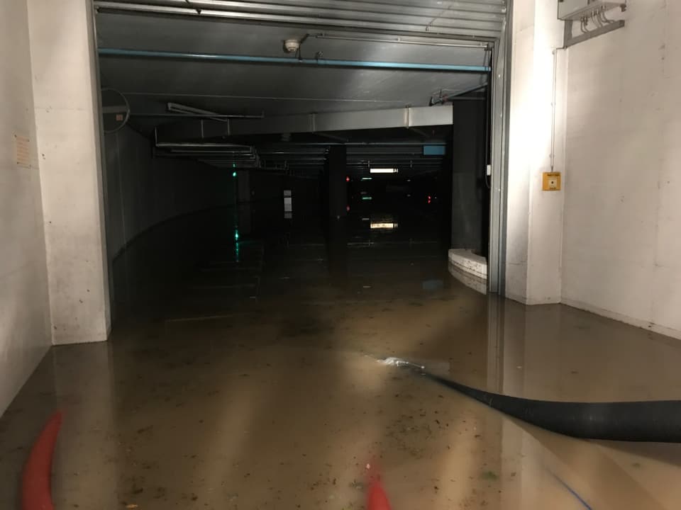 Überschwemmung im Parkhaus
