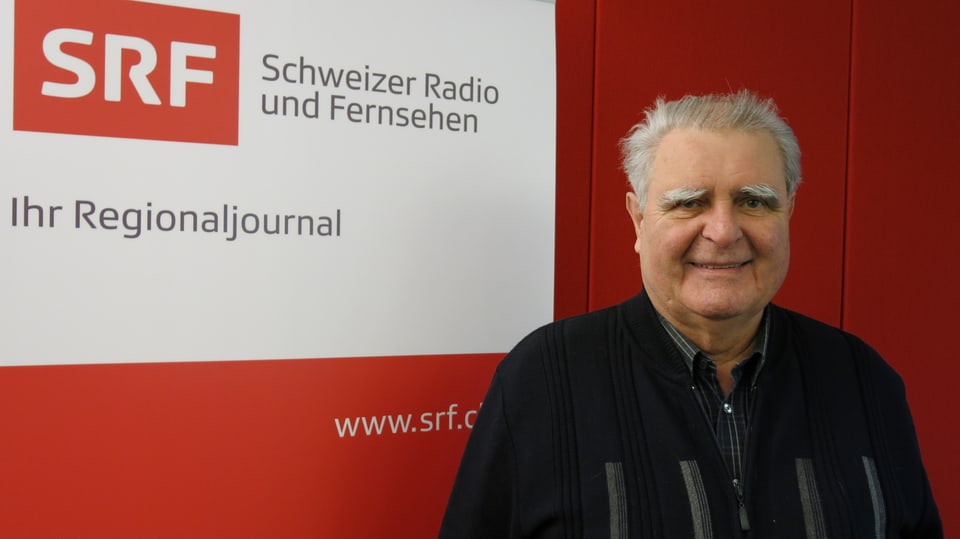Hanspeter Frey im Radiostudio.