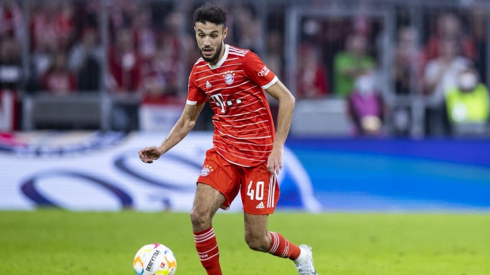 Noussair Mazraoui bei einem Spiel für Bayern München