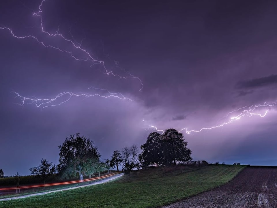 Blitze am Nachthimmel