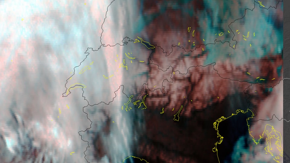 Scharfe Wolkengrenze auf dem Satellitenbild
