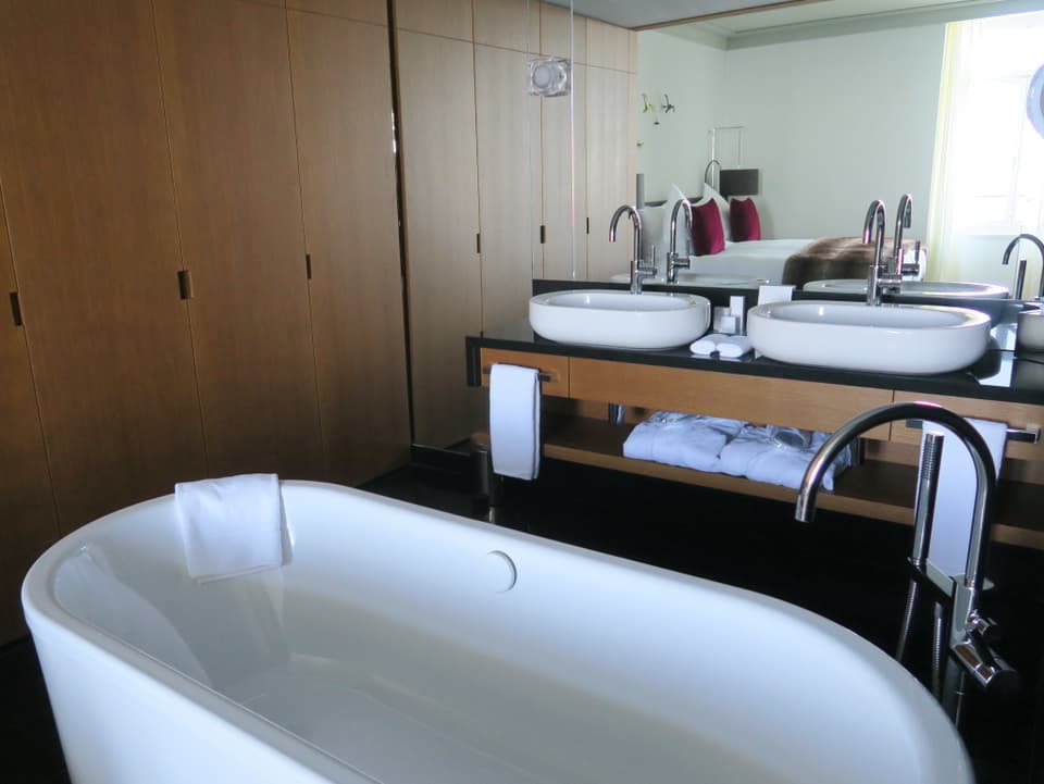 Badezimmer in einem Hotel. 