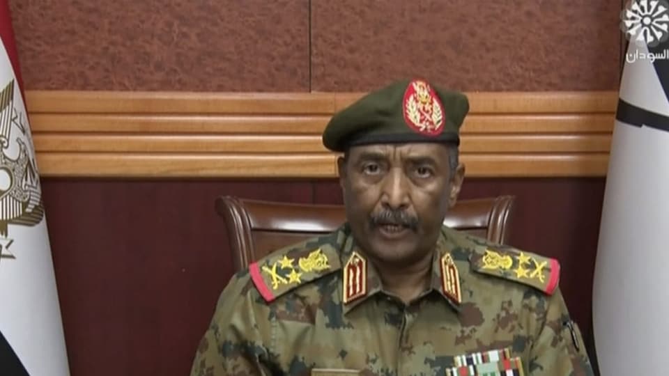 General al-Burhan in Kampfuniform