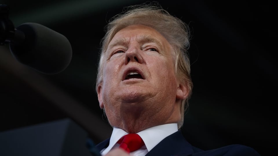 Trump ordnet neue Strafmassnahmen gegen den Iran an und droht anderen Staaten