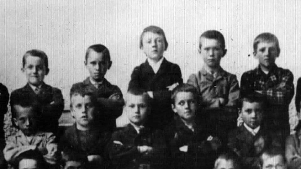 Der junge Hitler: Buch und Ausstellung