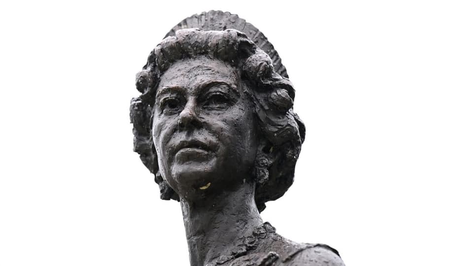 Statue of the Queen in Brisbane.