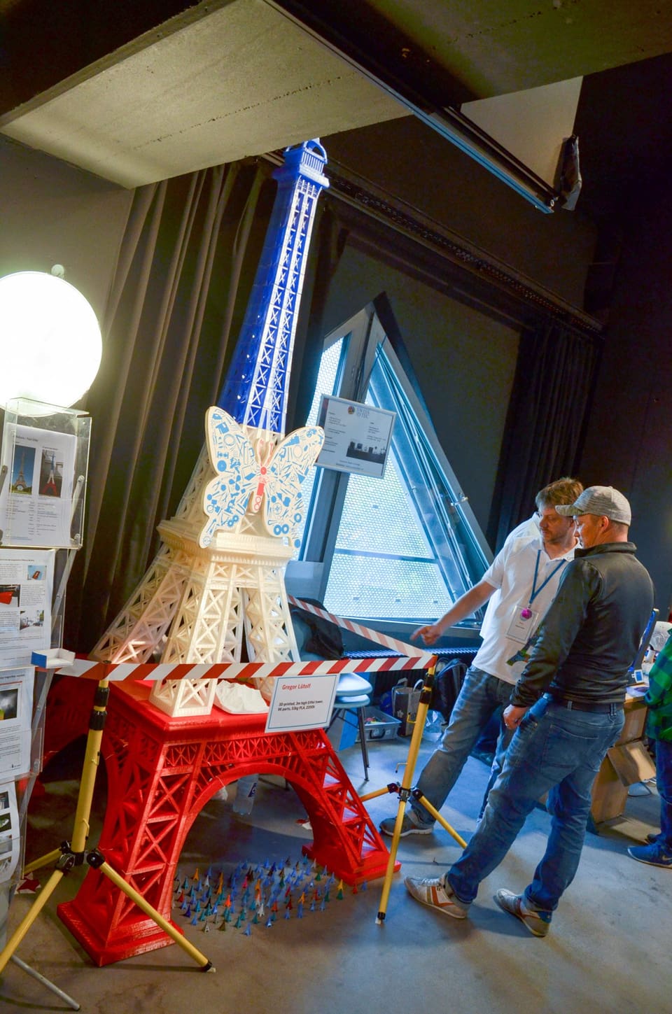 Ein 3 Meter hoher Eiffelturm aus dem 3D-Drucker.