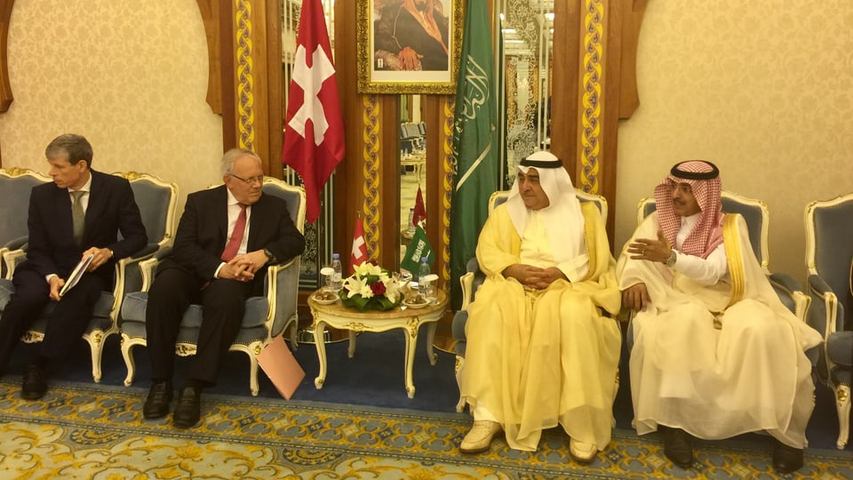 Schneider-Ammann mit Finanzminister Mohammed Abdullah Al-Jadaan und Wirtschaftsminister Adel Mohammed Faqih.
