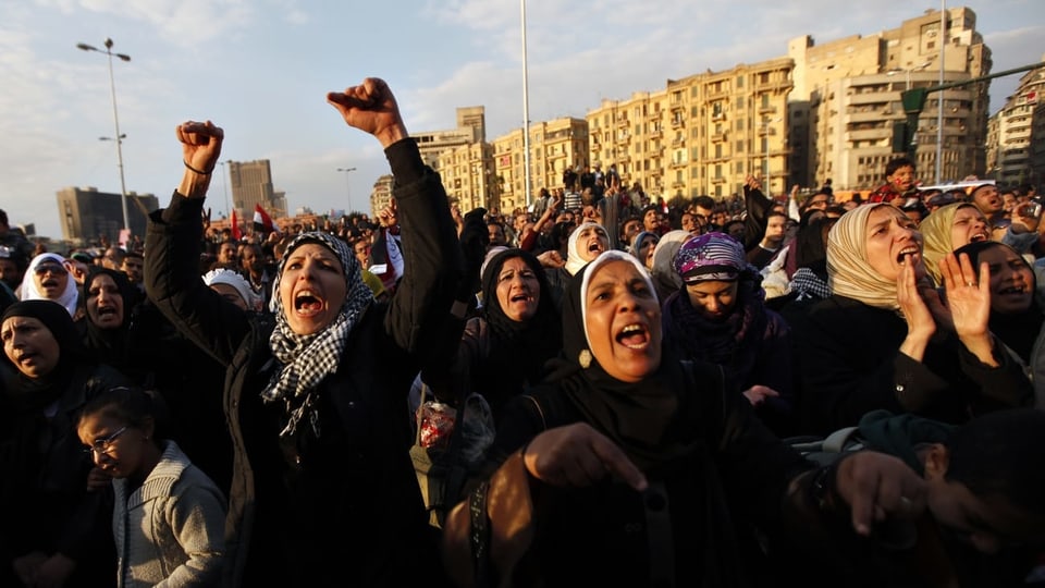 Frauen demonstrieren in Ägypten gegen Mursi