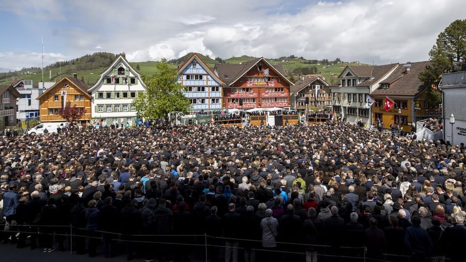 Vogelperspektive auf die Landsgemeinde