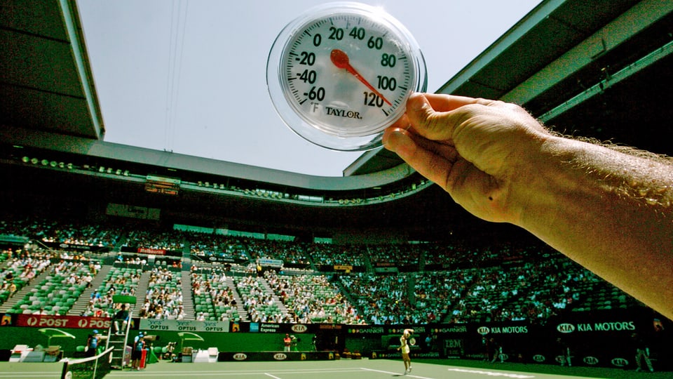 114 Grad Fahrenheit, ca. 45 Grad Celsius, zeigt das Thermometer an.