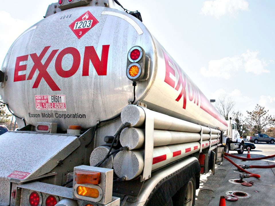 Tanklastwagen von Exxon 