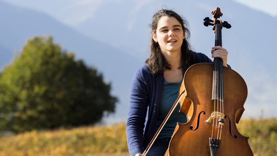 Estelle Revaz spielt Cello