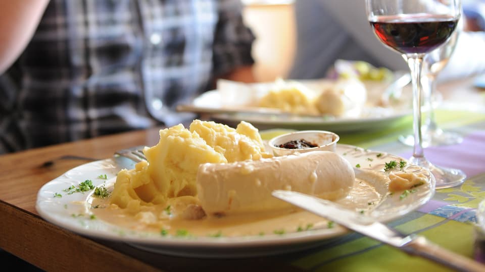 Ostschweiz Nur noch sieben Metzgereien produzieren die Glarner Kalberwurst News SRF