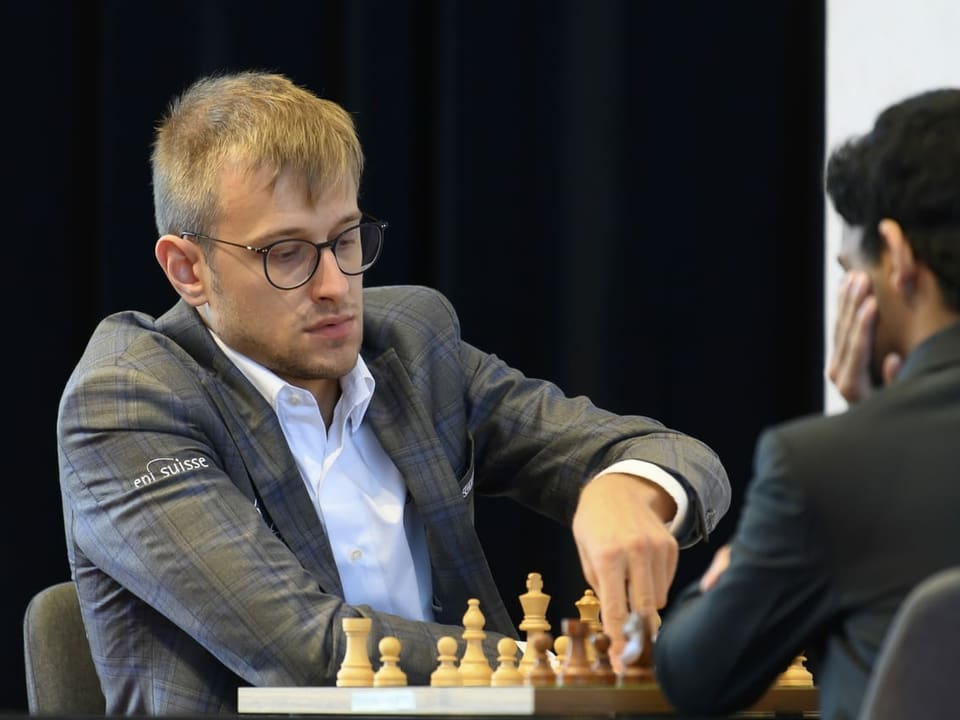 Noël Studer beim Schachspiel