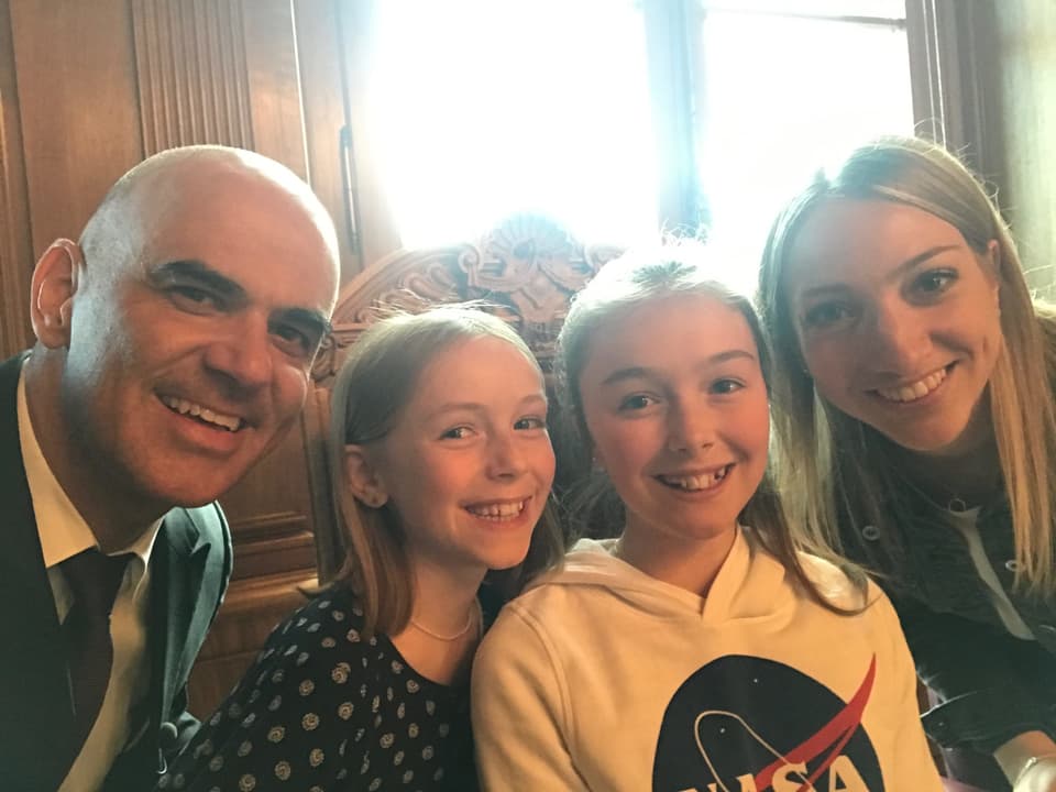 Selfie von Alain Berset, Silja, Livia und Anna.