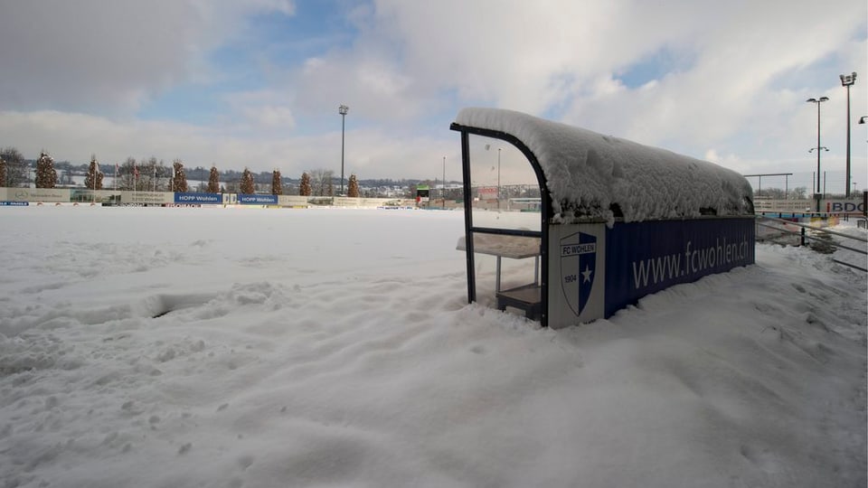 Bild vom Stadion Niedermatten aus dem Jahre 2012, als ebenfalls Schnee und Eis ein Fussballspiel verhinderte.