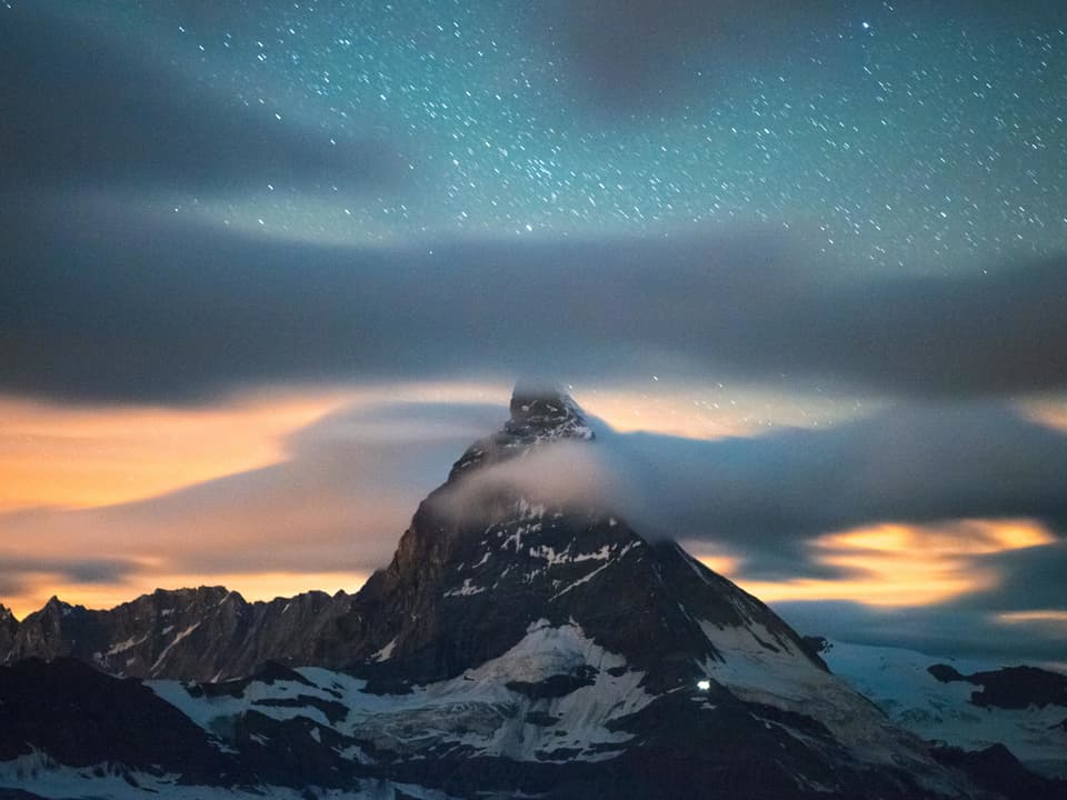 Matterhorn und Sternenhimmel.
