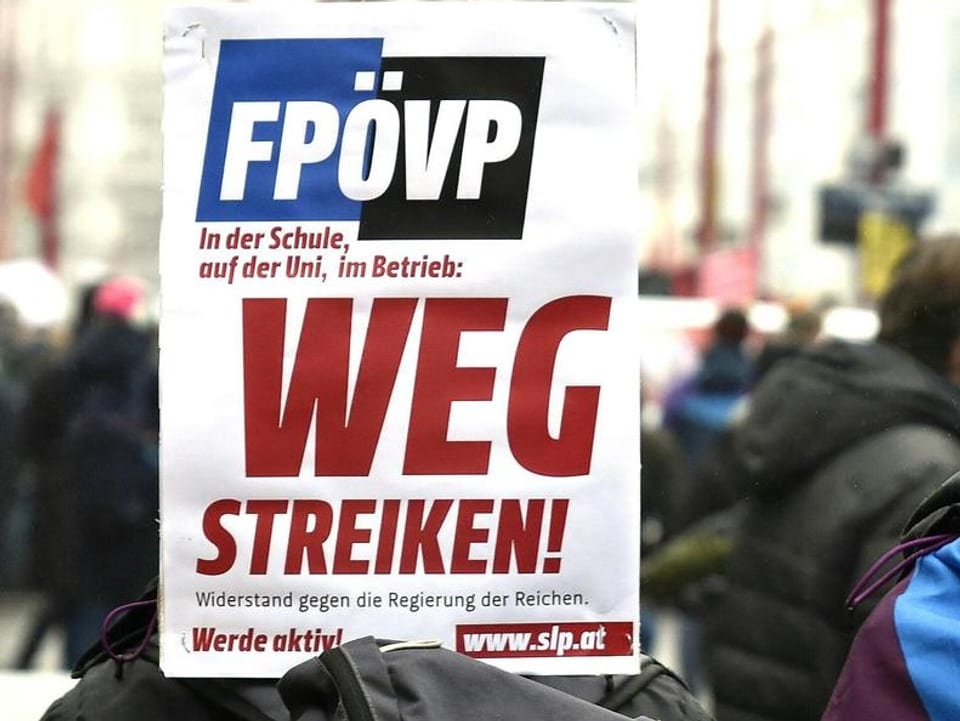 Slogan: «FPÖVP wegstreiken»