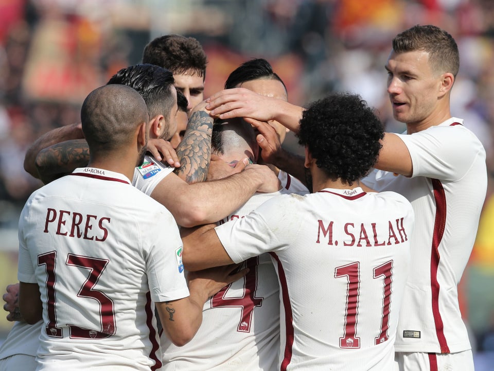 Roma-Spieler bejubeln einen Treffer