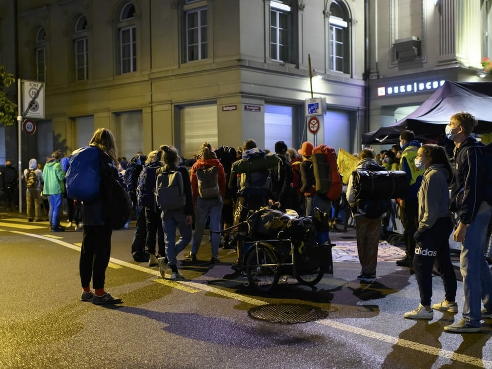 Demonstranten verlassen freiwilligen den Bundesplatz